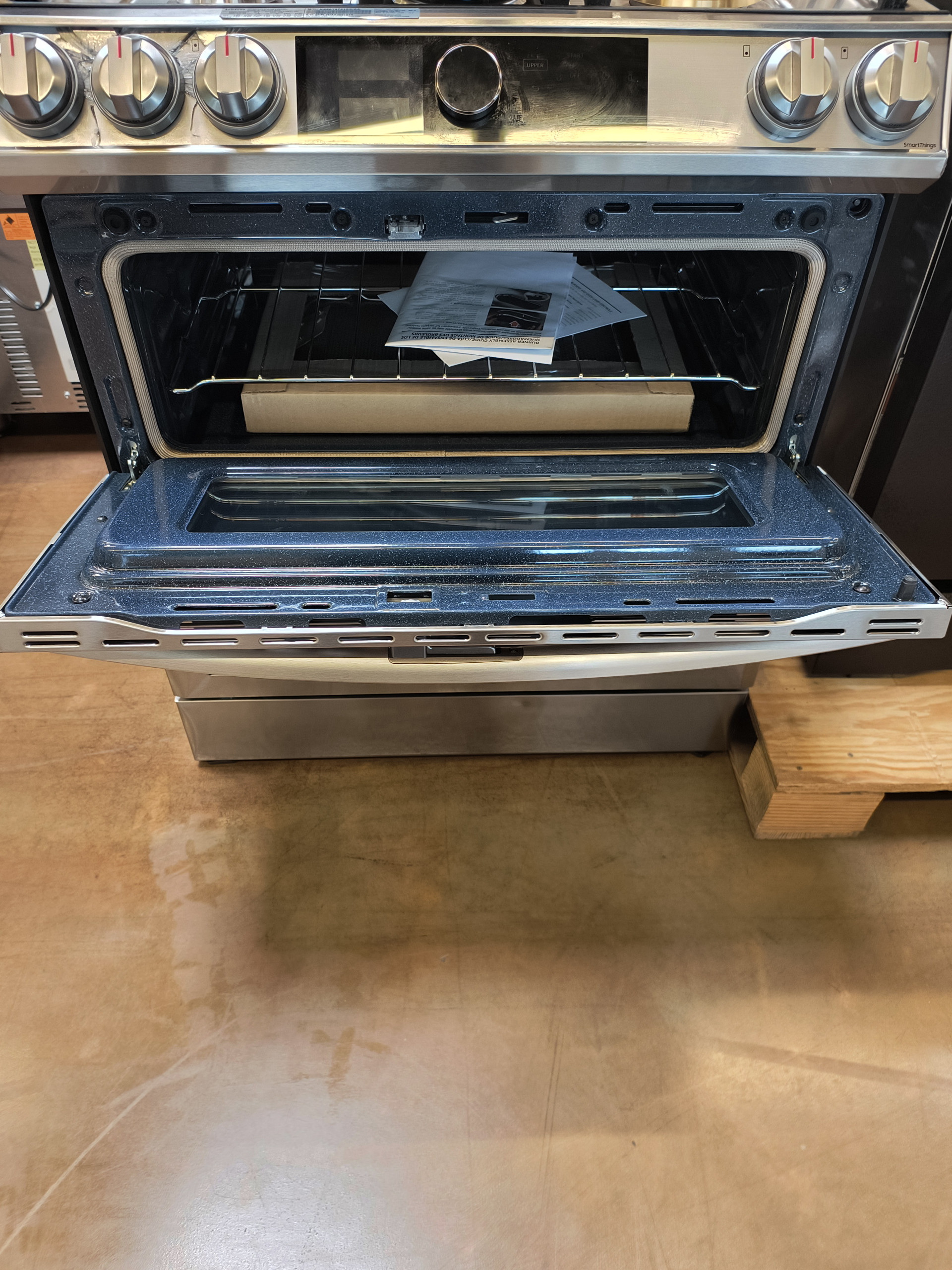 30" Samsung NX60T8751SS Slide-In Gas Range - Image 8