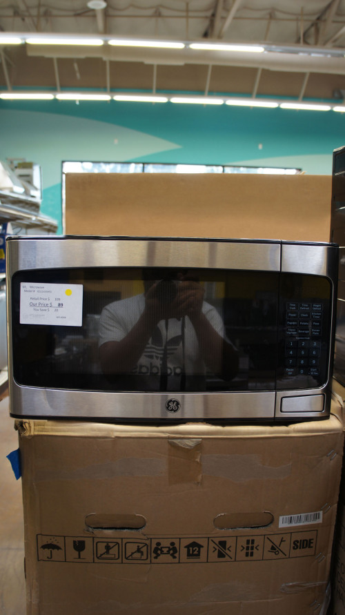 1.1 cu.ft. GE JES1145SHSS 950 Watts Countertop Microwave Oven