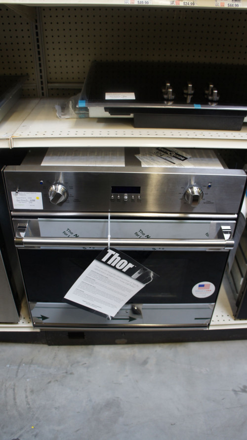 30" Viking RVSOE330SS 4.3 cu.ft. Single Electric Wall Oven
