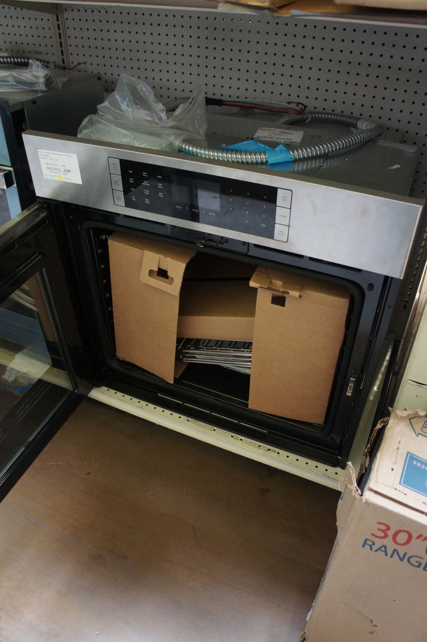 30" Bosch HBLP451LUC 4.6 cu. ft. Single Electric Wall Oven - Image 6