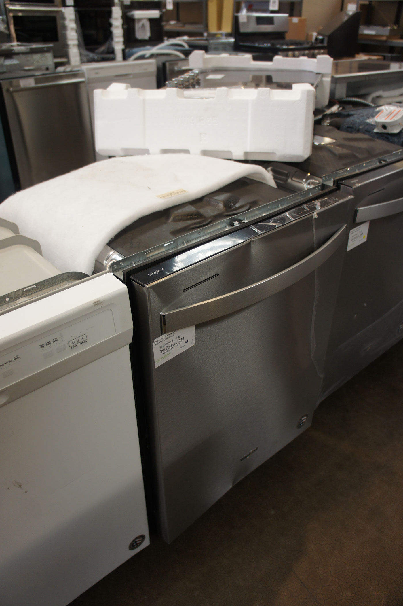 24" Whirlpool WDT750SAKZ 47 dBA Fully Integrated Dishwasher - Image 2