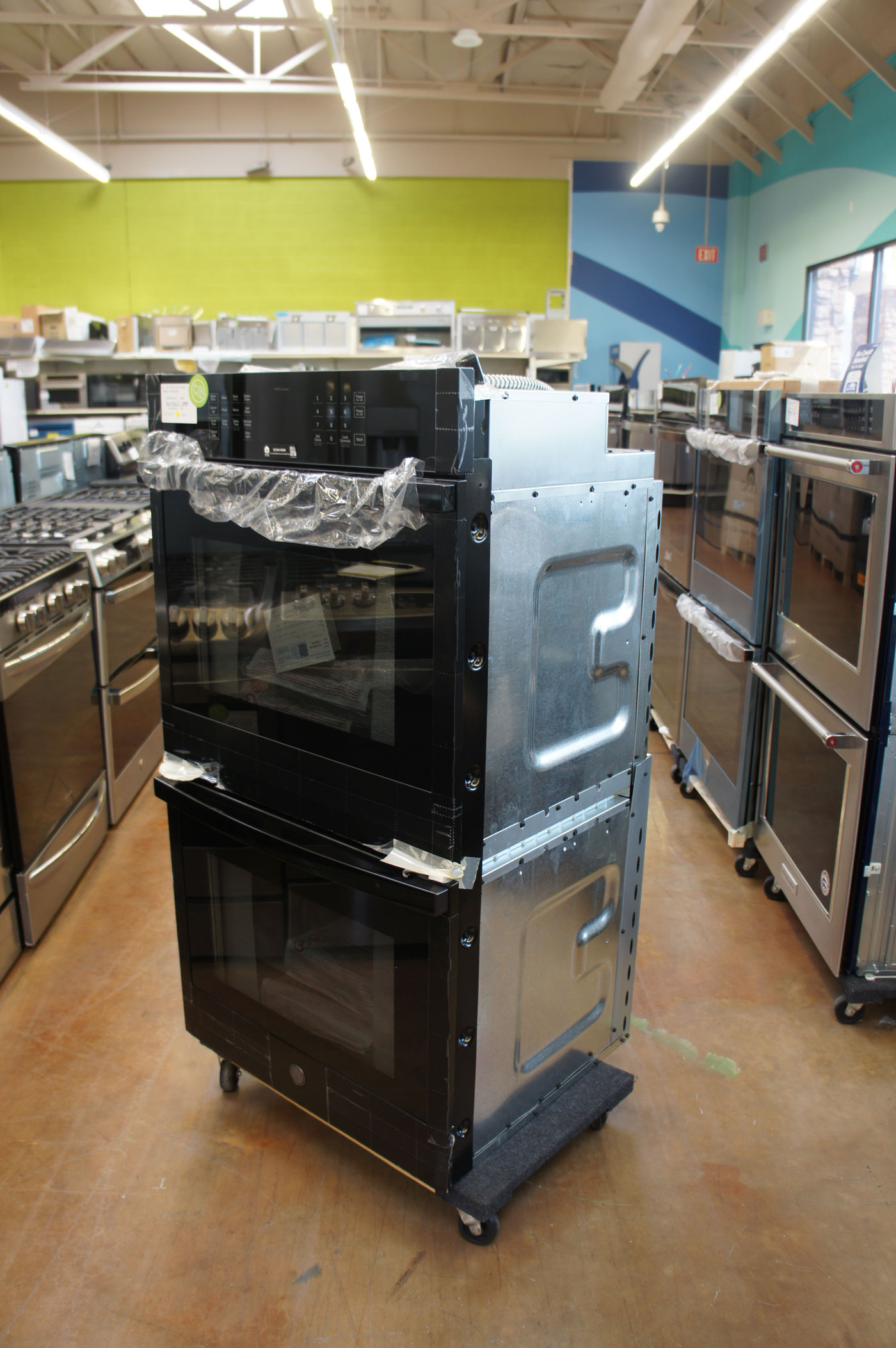 27" GE JKD3000DNBB 8.6 Cu. Ft. Smart Double Wall Oven - Image 3