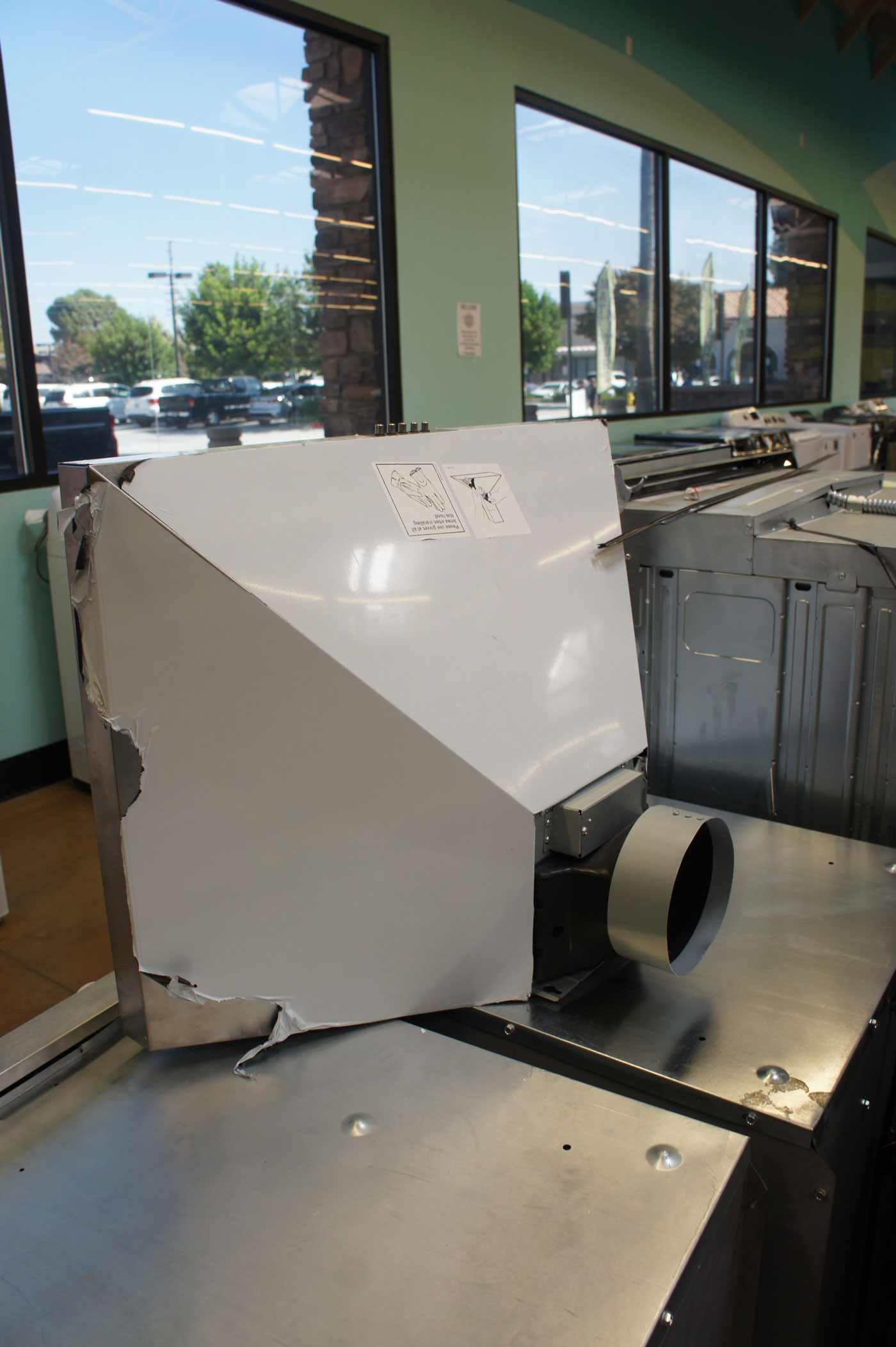 36" Samsung NK36R5000WS Wall Mount Chimney Hood - Image 3