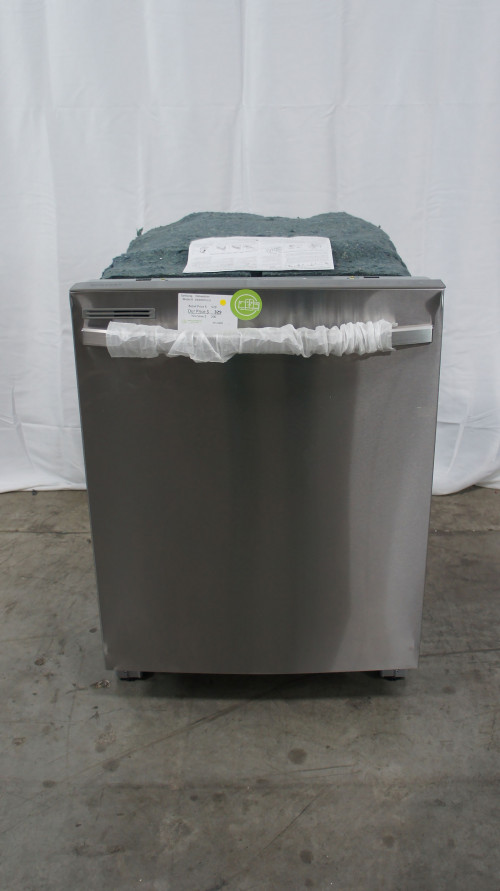 24" Samsung DW80R2031US Built-In Dishwasher
