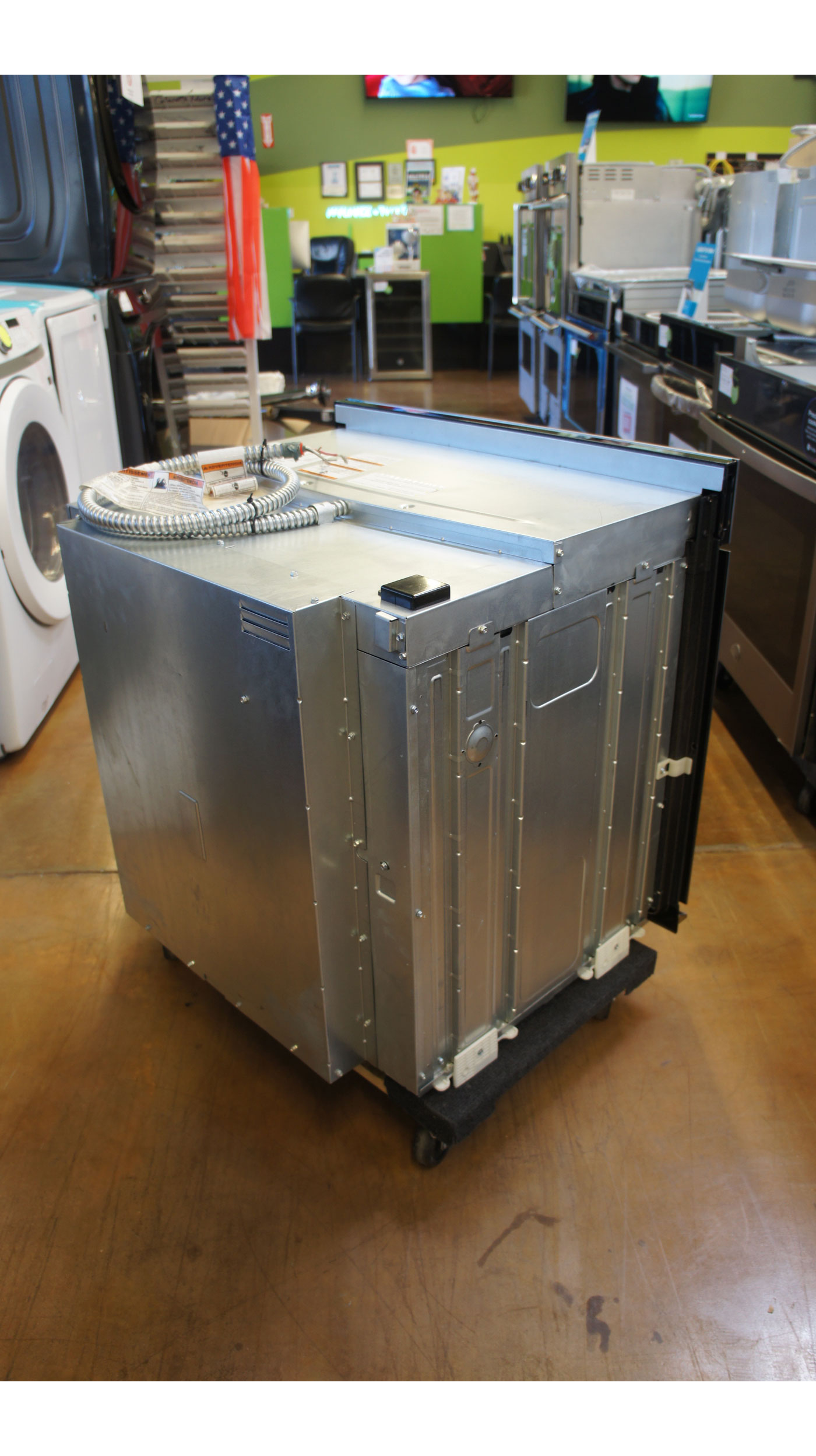 30" Whirlpool WOS51EC0HS 5.0 cu.ft. Electric Single Wall Oven - Image 6