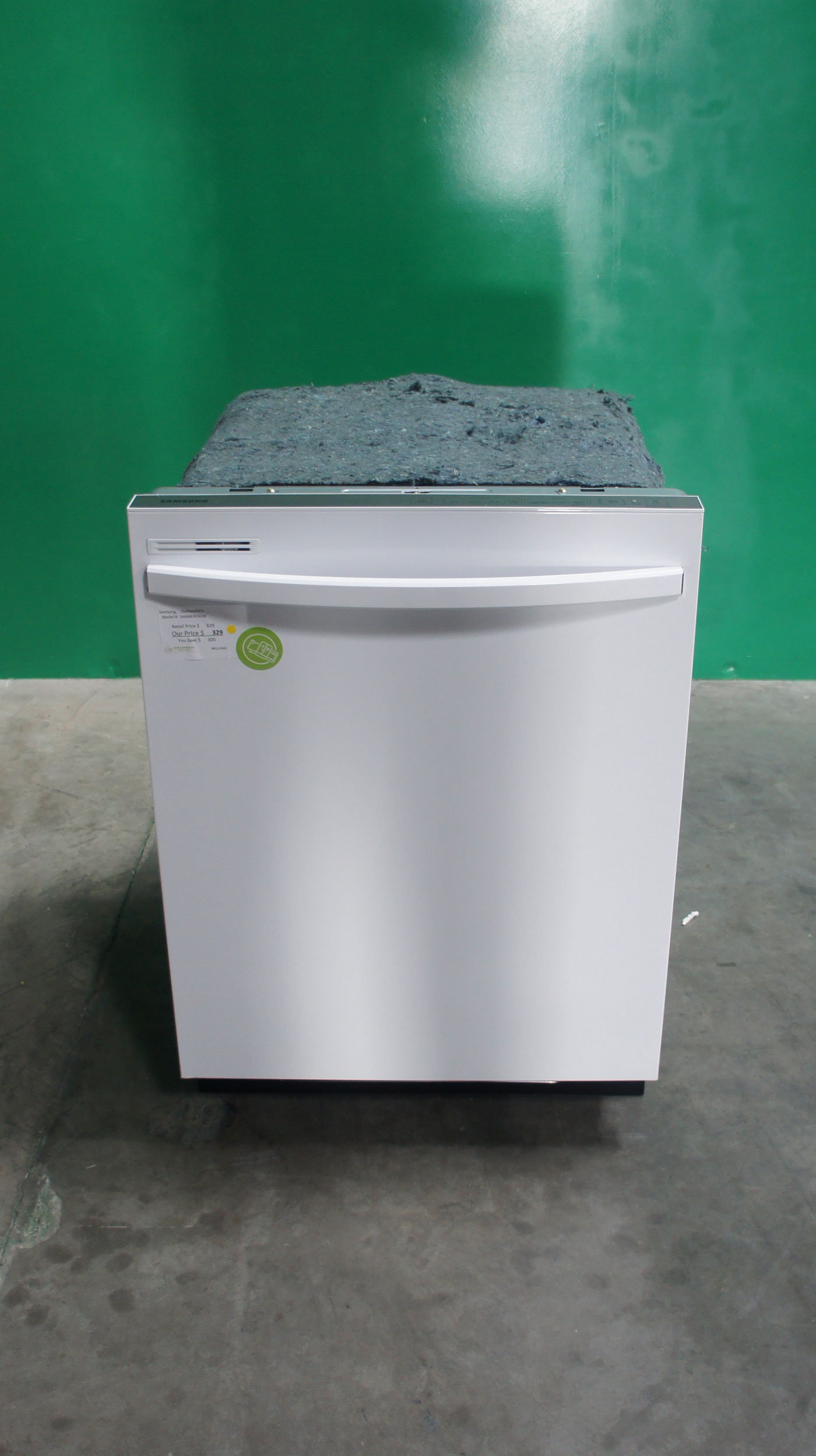 24" SAMSUNG DW80R2031UW 55 dBA Fully Integrated Dishwasher