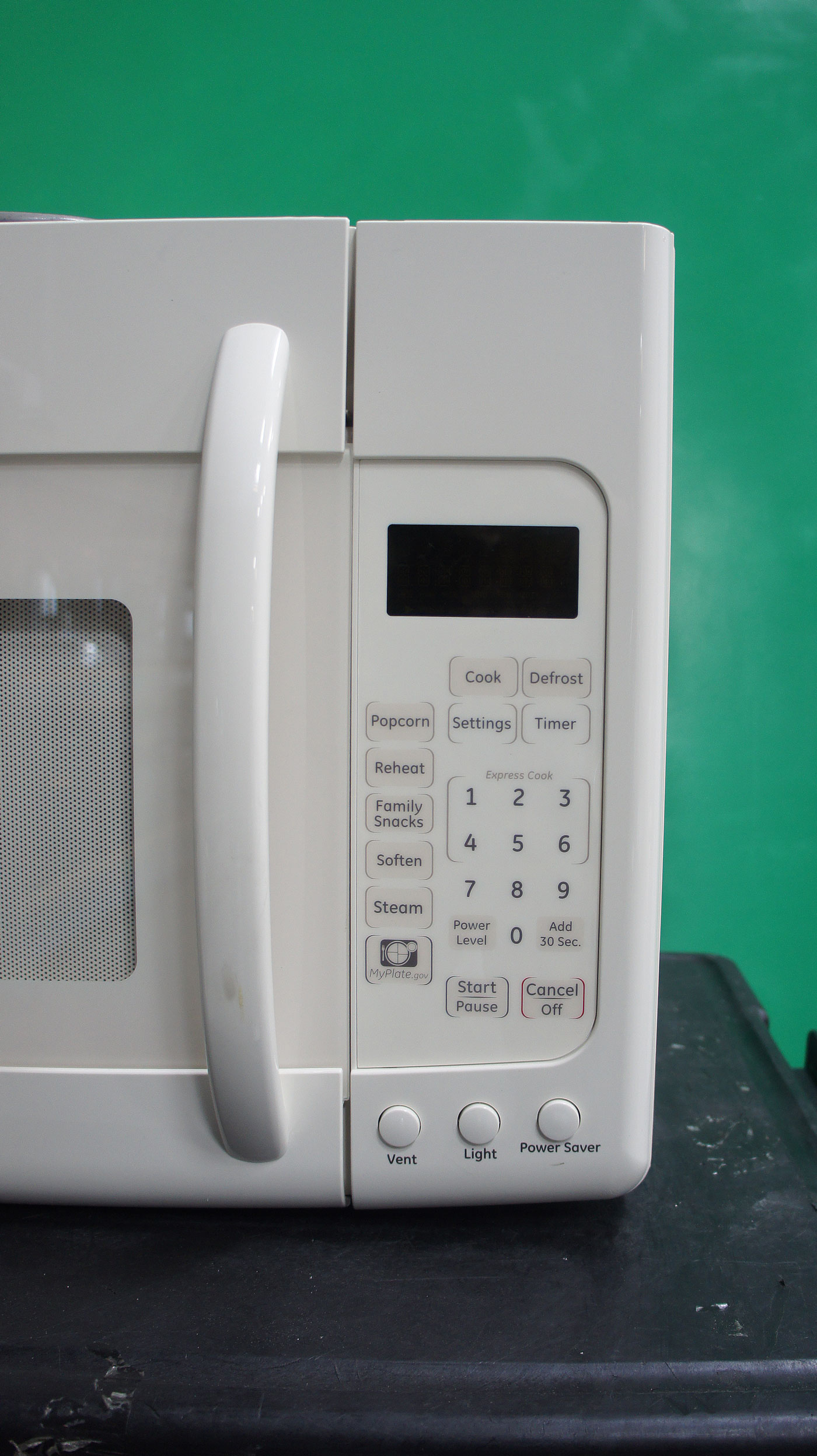 GE JVM1950DRCC 1.9 cu. ft. Over-the-Range Microwave Oven - Image 3