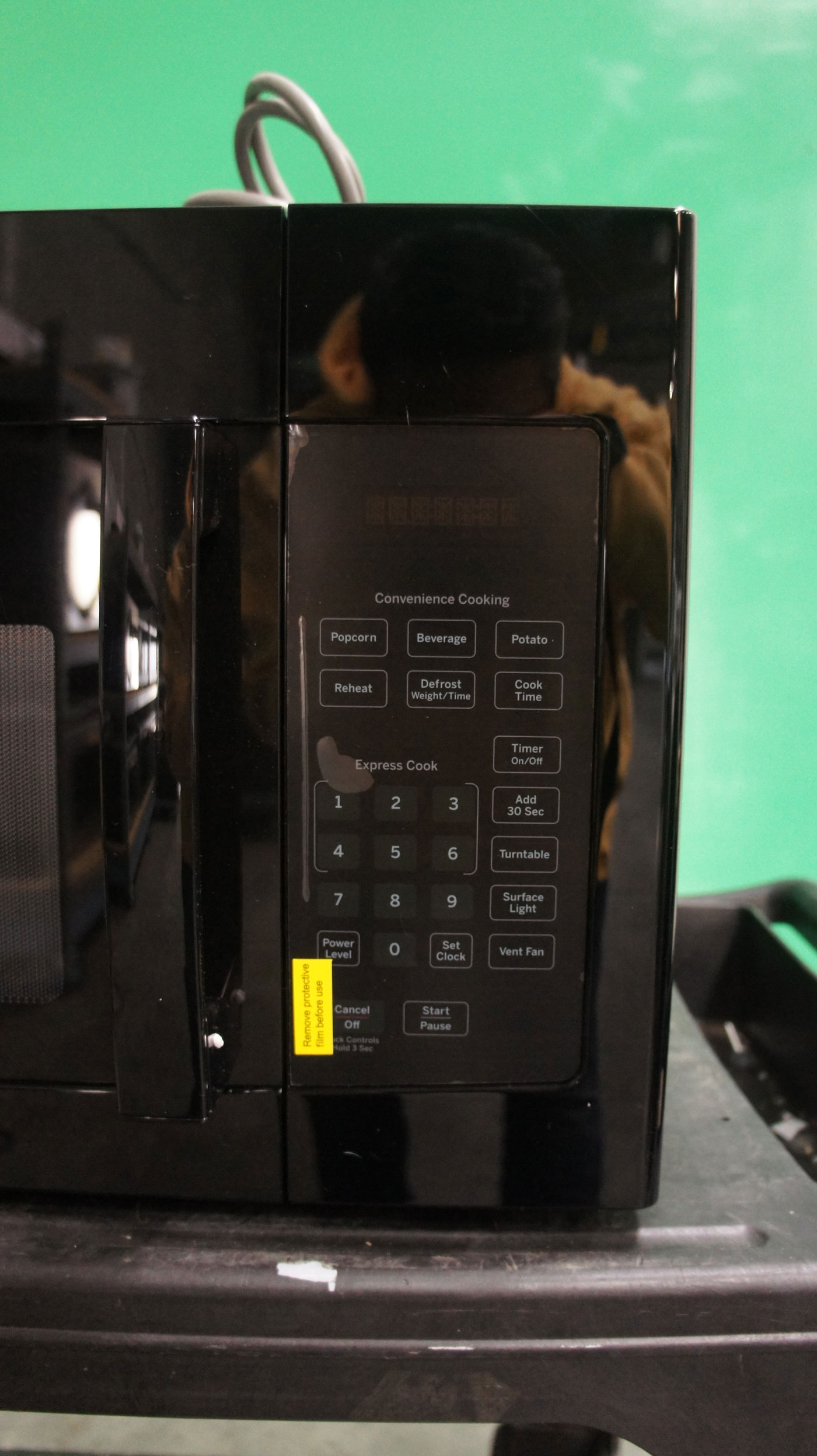 30" GE JVM3160DFBB 1.6 cu.ft. OTR Microwave Oven - Image 3