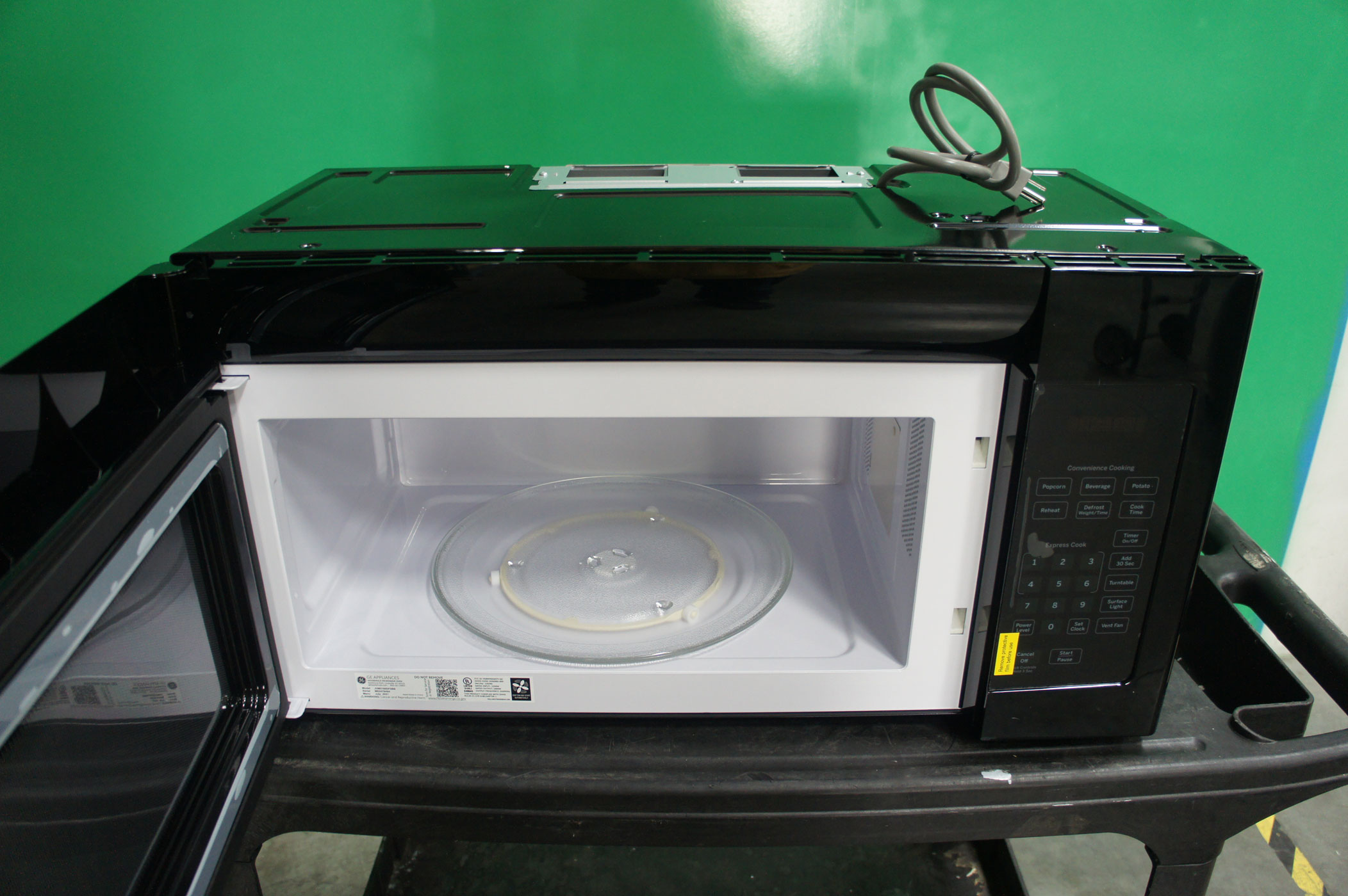 30" GE JVM3160DFBB 1.6 cu.ft. OTR Microwave Oven - Image 5