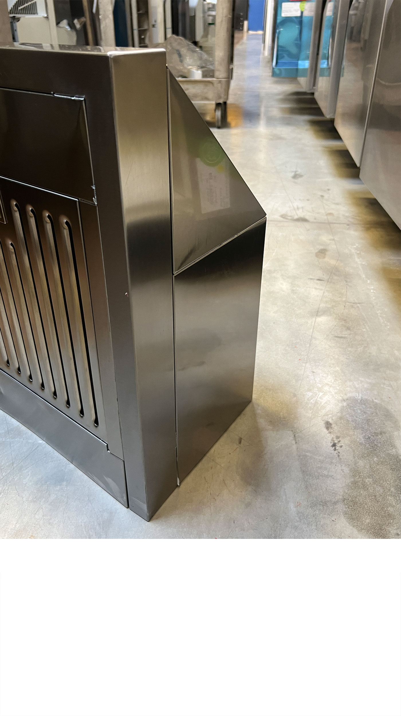 36" Samsung NK36N7000US Smart Range Hood - Image 4