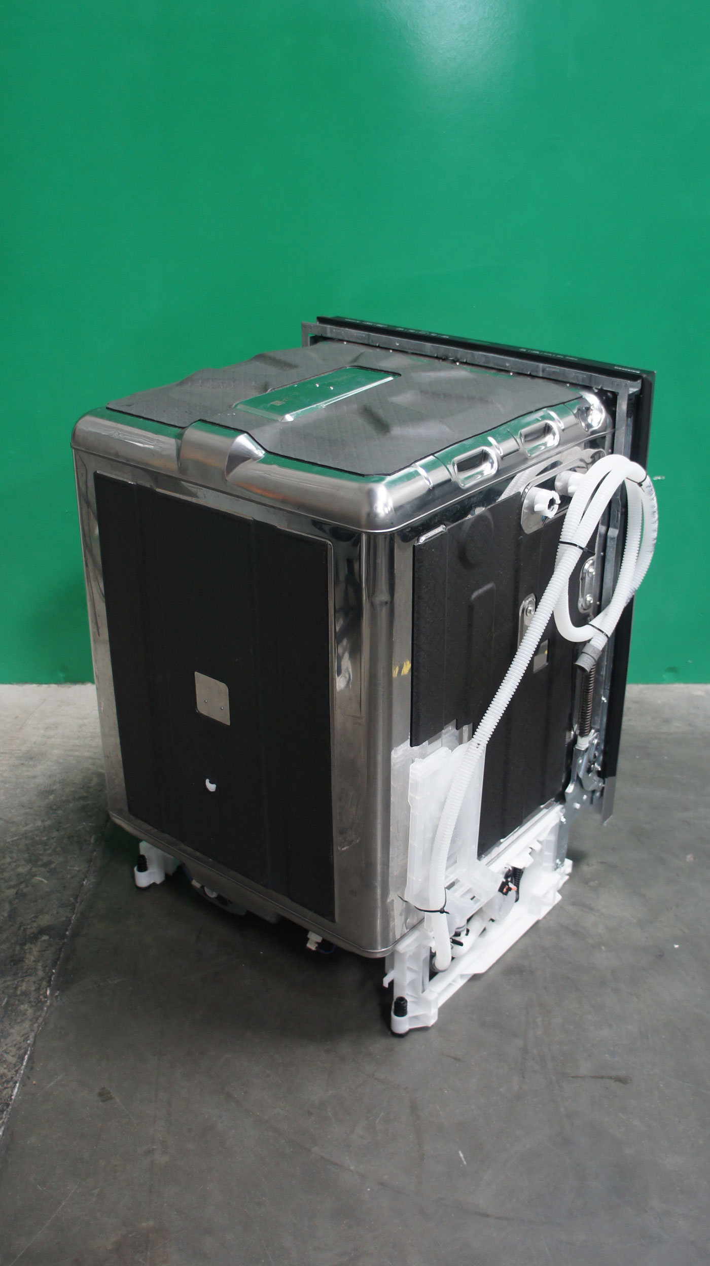 24" KitchenAid KDPM604KPS 44 dBA Built-In Dishwasher - Image 4