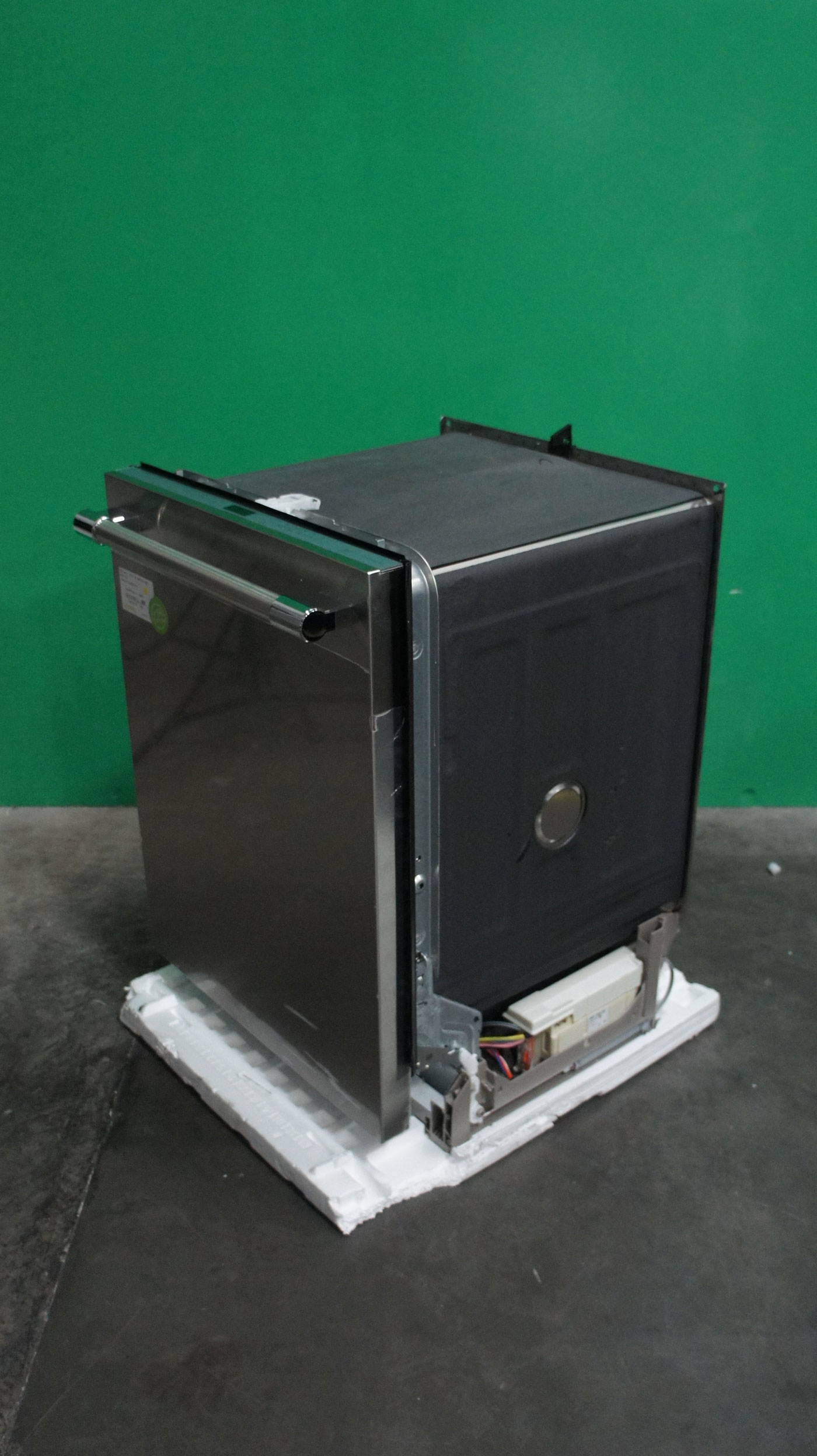 24" Thermador DWHD560CFP 48 dBA Fully Integrated Smart Dishwasher - Image 3