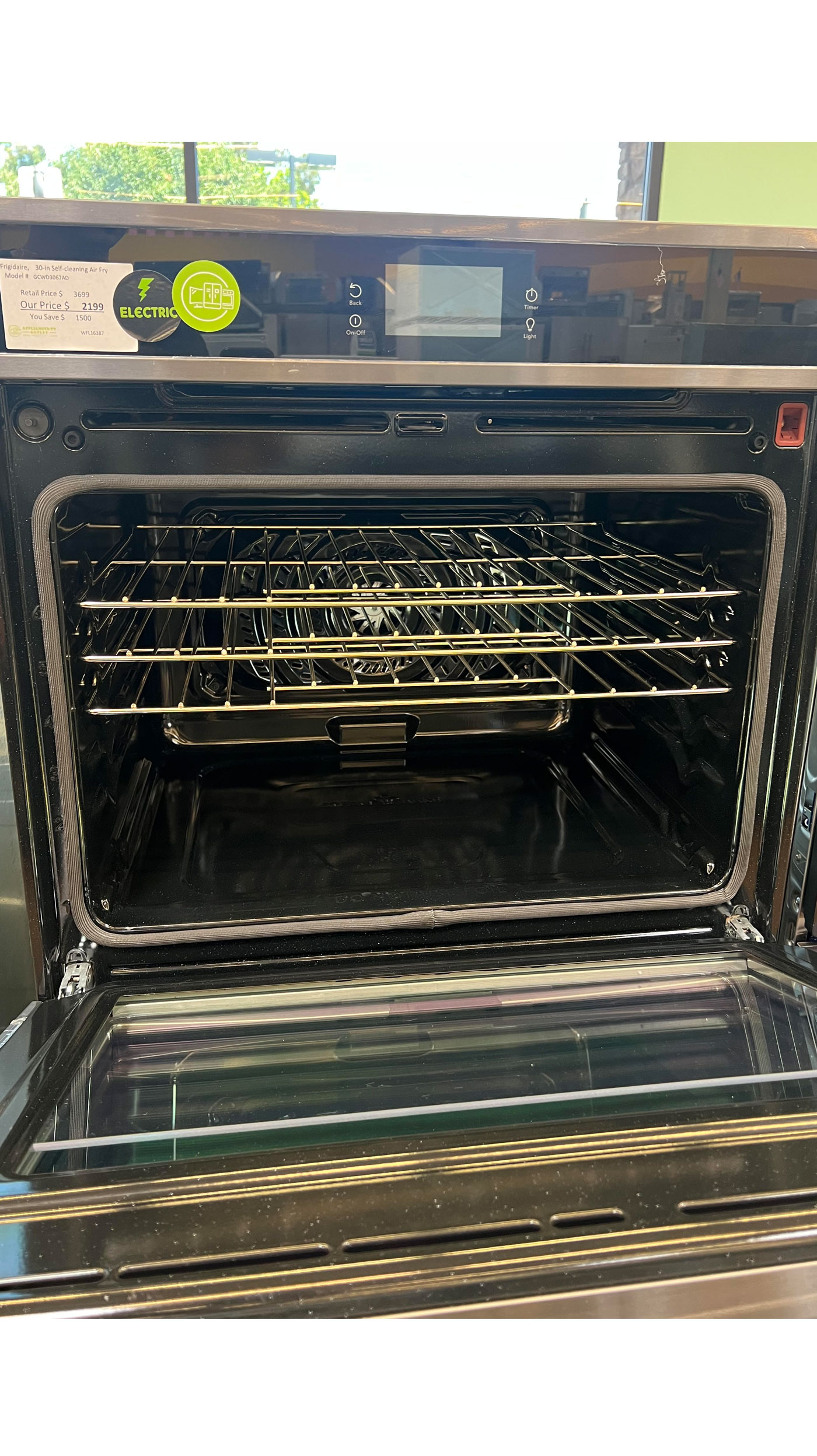 30" Frigidaire GCWD3067AD Double Electric Wall Oven - Image 3
