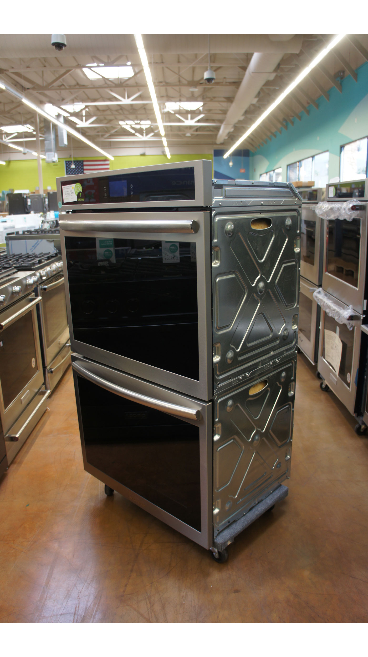 30" Frigidaire GCWD3067AD Double Electric Wall Oven - Image 5