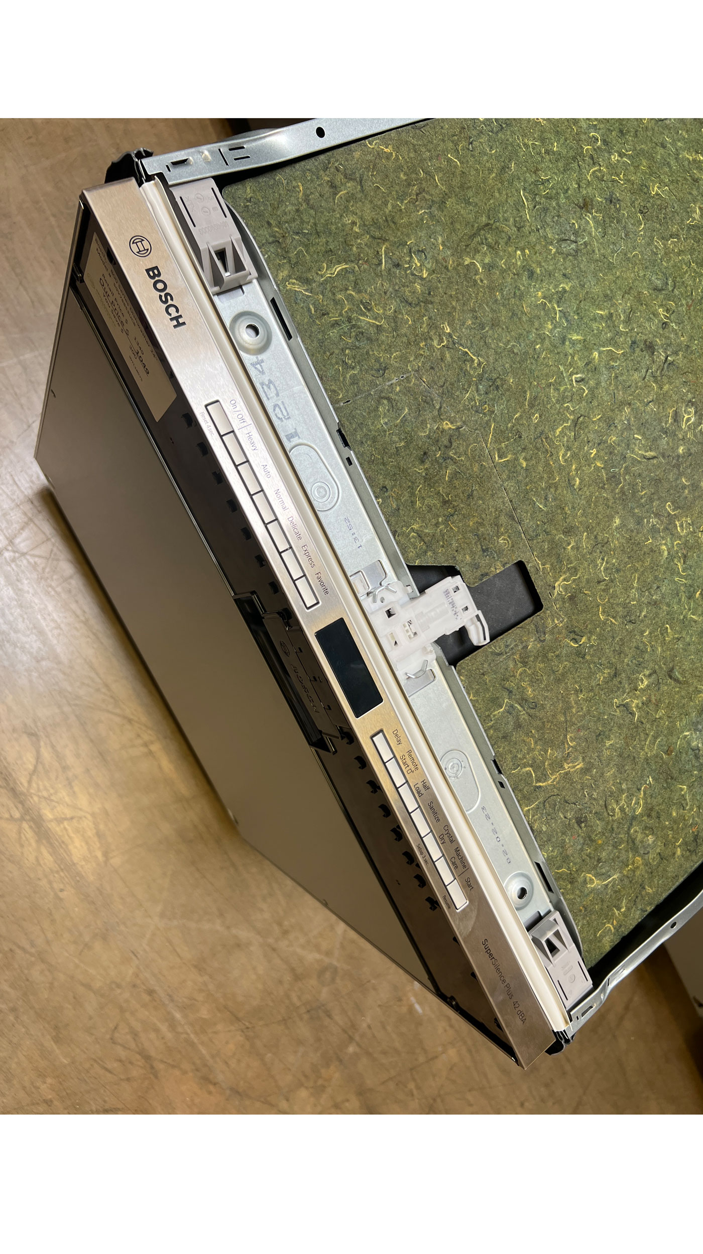 24" Bosch SGV78B53UC Fully Integrated Built-In Dishwasher - Image 8