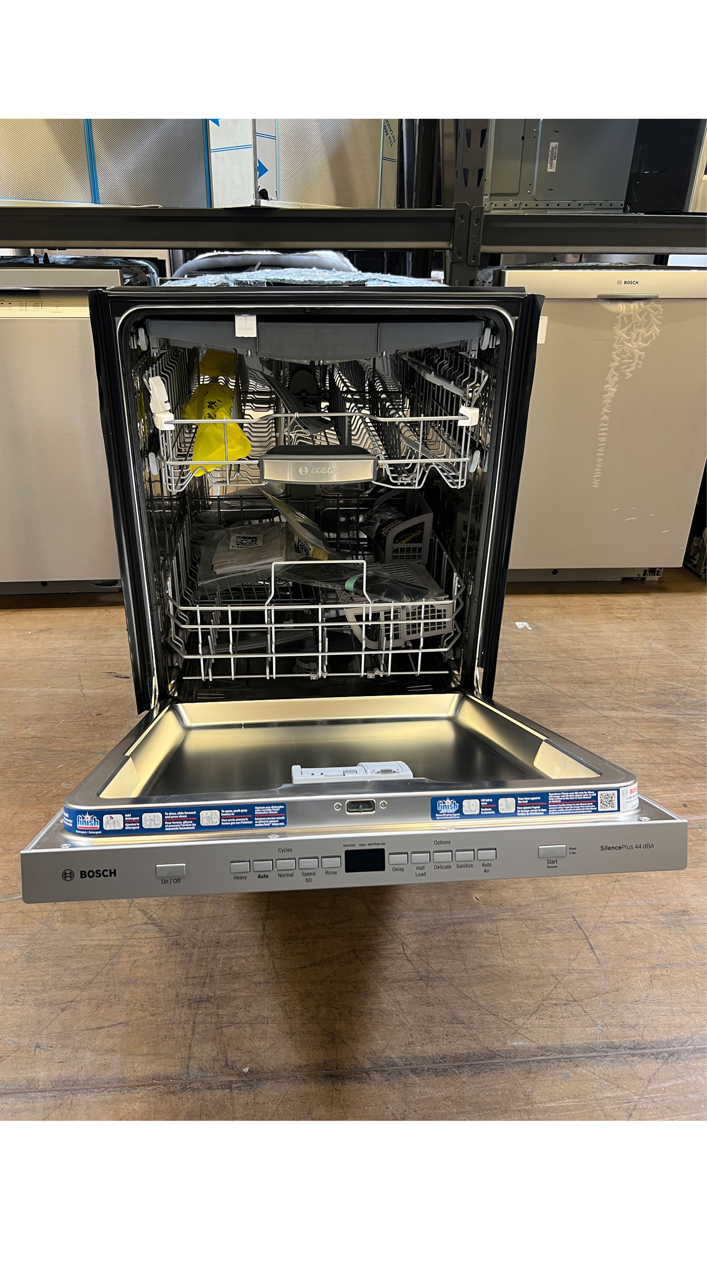 24" Bosch SHPM65Z55N Built-In Fully Integrated Dishwasher - Image 4