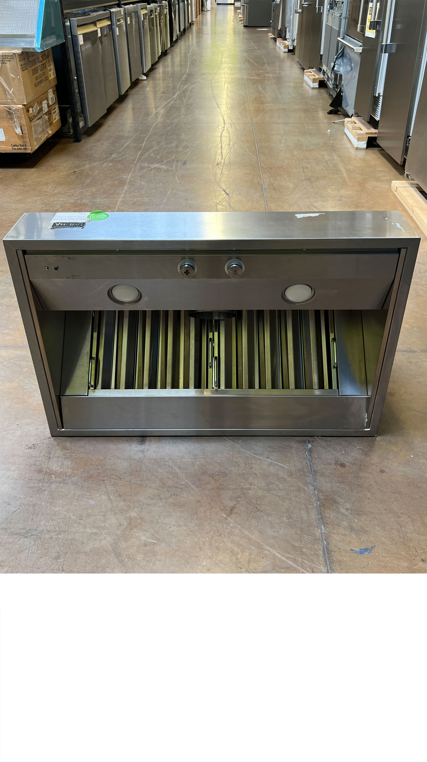 36" Viking VWH536481SS Pro-Style Wall Mount Range Hood - Image 2