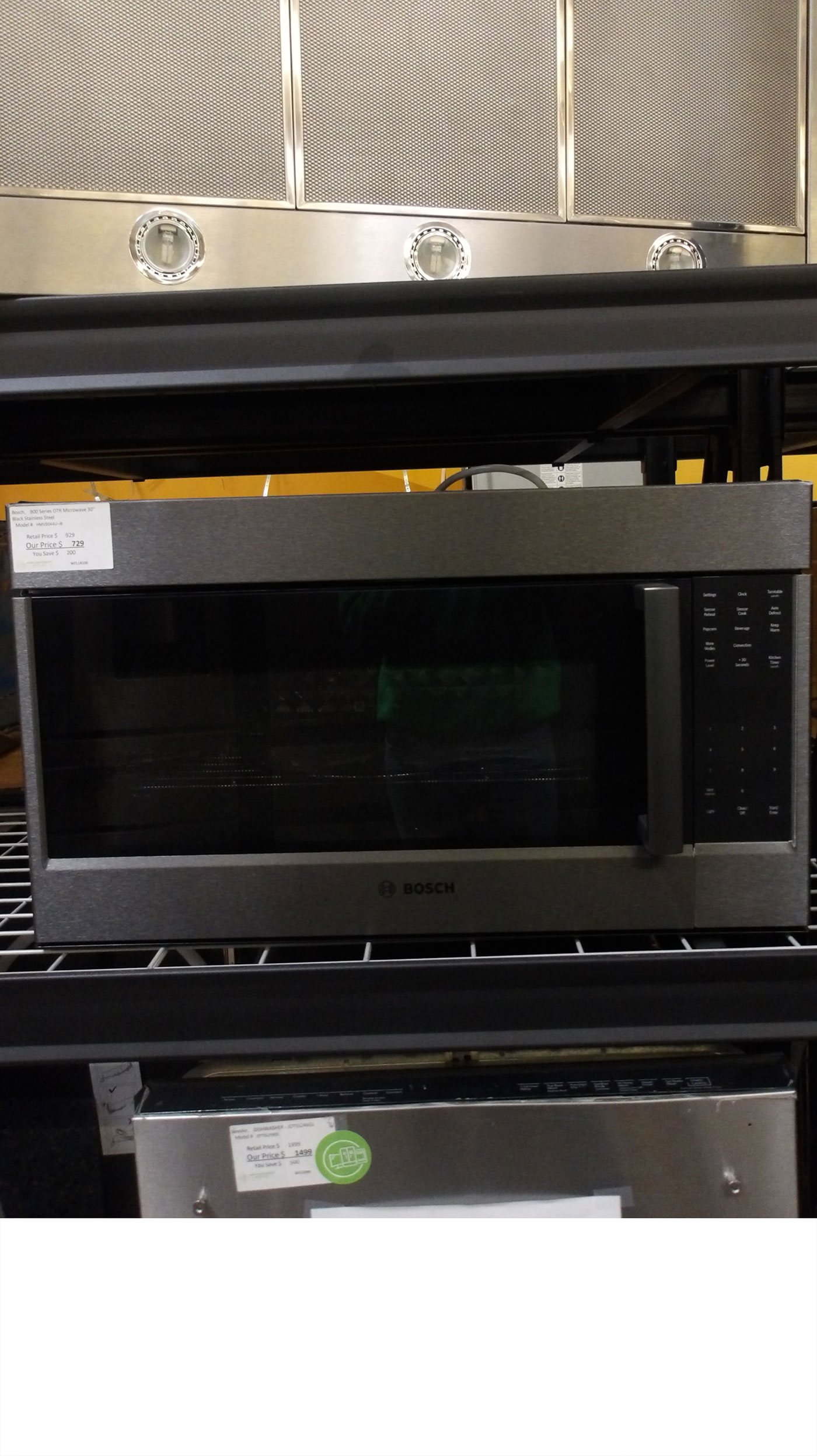 30" Bosch HMV8044U 1.8 cu.ft. Over The Range Microwave Oven - Image 3