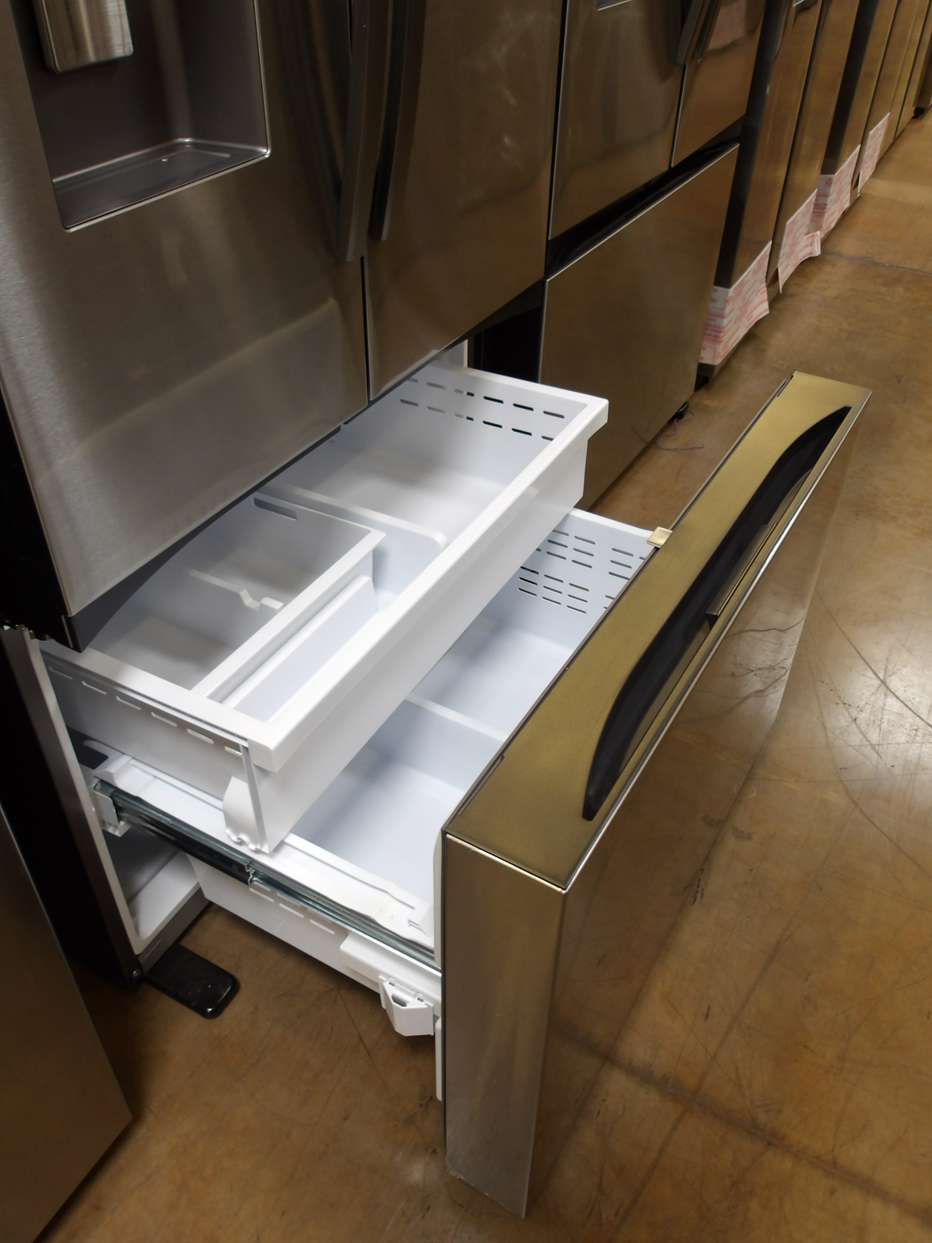 36″ Samsung RF32CG5400SR Smart French Door Refrigerator